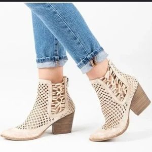 Coconuts by Matisse Walk On Perforated Boot